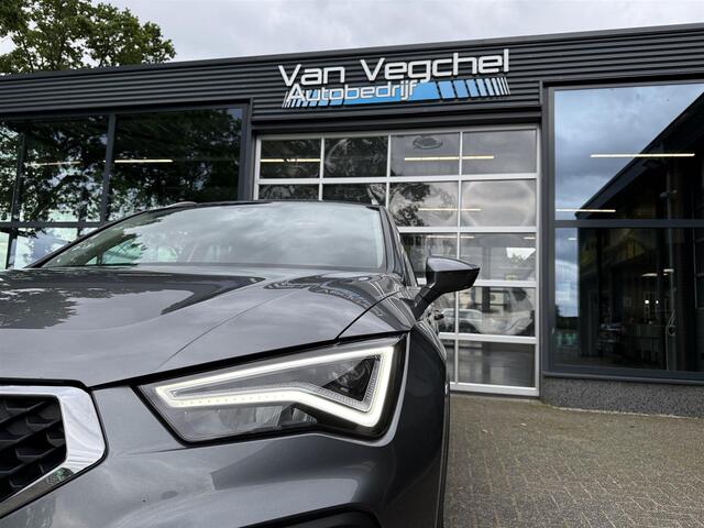 Seat ATECA 1.5 TSI Style Business Intense 150PK DSG Led Camera Navigatie Cruisecontrol Alcantara