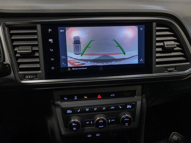 Seat ATECA 1.5 TSI FR Business Intense / 150pk / Panorama dak / Achteruitrij camera / Stoel en stuur verwarming /