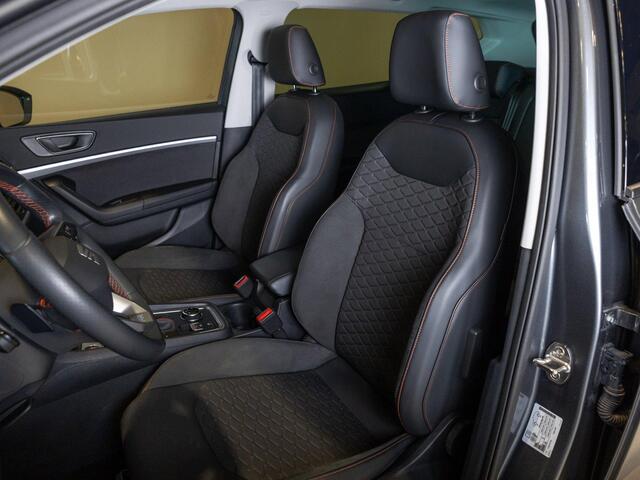 Seat ATECA 1.5 TSI FR Business Intense / 150pk / Panorama dak / Achteruitrij camera / Stoel en stuur verwarming /