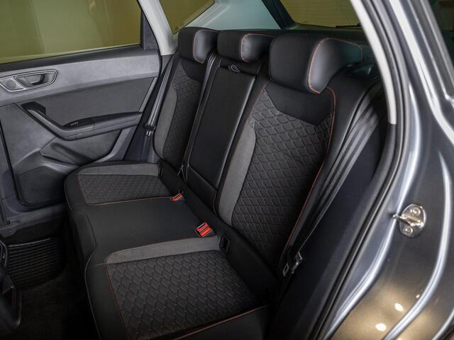 Seat ATECA 1.5 TSI FR Business Intense / 150pk / Panorama dak / Achteruitrij camera / Stoel en stuur verwarming /