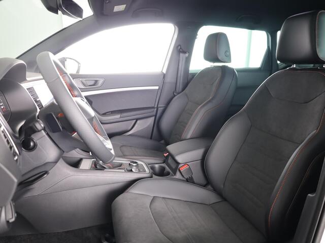Seat ATECA 1.5 TSI FR Business Intense | Safe And Driving Pack XL | Velgen: 'Exclusive Cosmo Grey', 19 inch | Magic Black Metallic | Draadloze Carplay