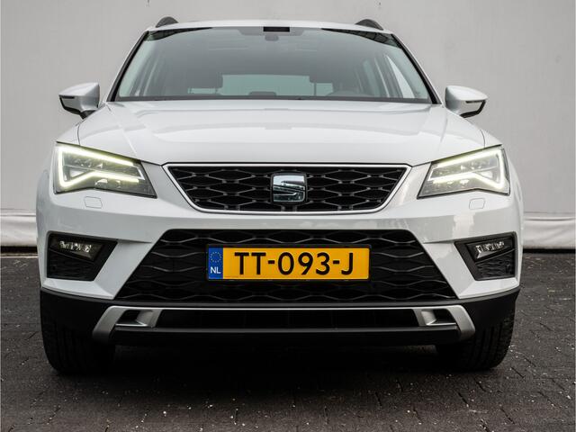 Seat ATECA 1.0 EcoTSI Style Business Intense Trekhaak/ Panoramadak/ Stoelverwarming/ Camera/ Parkeerhulp/ Navigatie