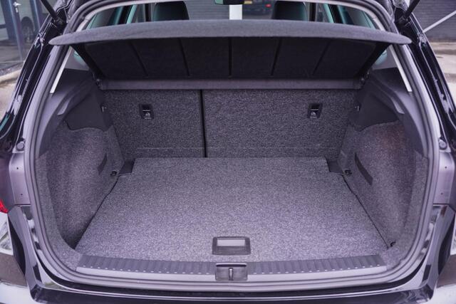 Seat Arona 1.0 TSI Style Ambition Leder/Alcantara sportstoelen Navi Clima PDC Cruise Virtual cockpit Stoelverwarming Apple Carplay/Android Auto