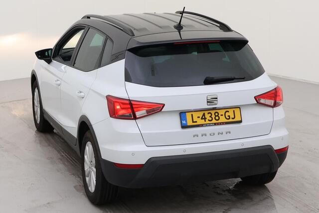 Seat Arona 1.0 TSI Style Business Intense / Navigatie / Climate controle / Parkeersensoren V+A / Zwart dak / Carplay /