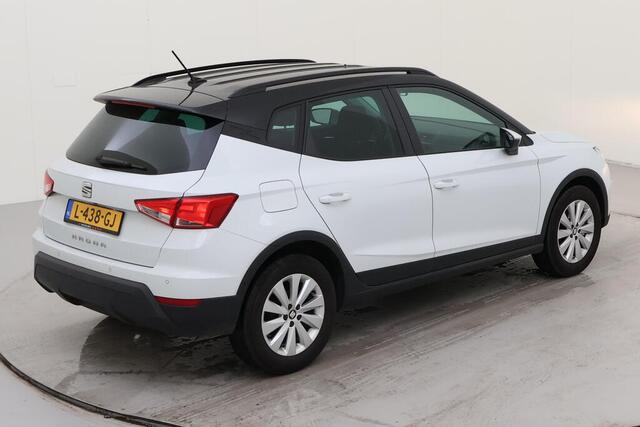 Seat Arona 1.0 TSI Style Business Intense / Navigatie / Climate controle / Parkeersensoren V+A / Zwart dak / Carplay /
