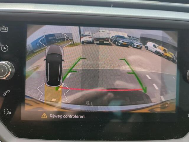 Seat Arona 1.0 TSI Style Business Intense / Navigatie / Climate controle / Parkeersensoren V+A / Zwart dak / Carplay /