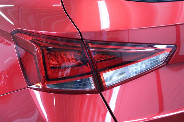 Seat Arona 1.0 TSI FR Business Intense Plus | Incl. 12 maanden garantie | Cruise control | Climate control | Trekhaak | Stoelverwarming | Apple carplay/Android auto | Parkeercamera | Navigatie | DAB radio |