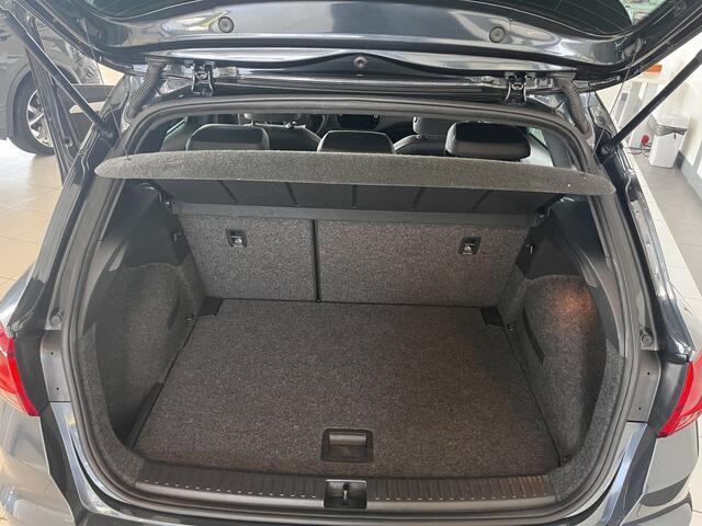 Seat Arona 1.0 TSI Xcellence Business Intense Automaat Apple carplay,parkeer assistent
