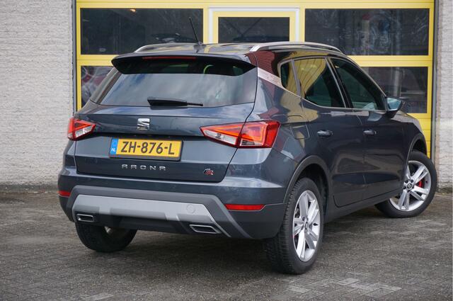 Seat Arona 1.0 TSI FR Business Intense BJ2019 Lmv 17" | Led V+A | Pdc | Navi | Keyless entry | Trekhaak | Achteruitrijcamera | App-Connect | Virtual cockpit | Climate control | Cruise control | Zwarte hemel | Extra getint glas | Zwart dak