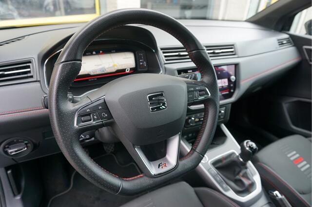 Seat Arona 1.0 TSI FR Business Intense BJ2019 Lmv 17" | Led V+A | Pdc | Navi | Keyless entry | Trekhaak | Achteruitrijcamera | App-Connect | Virtual cockpit | Climate control | Cruise control | Zwarte hemel | Extra getint glas | Zwart dak