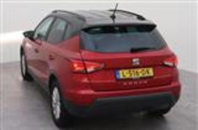 Seat Arona 1.0 TSI 95PK Style Business Intense / zwart dak / navigatie / climate controle / achteruitrijcamera / LMV
