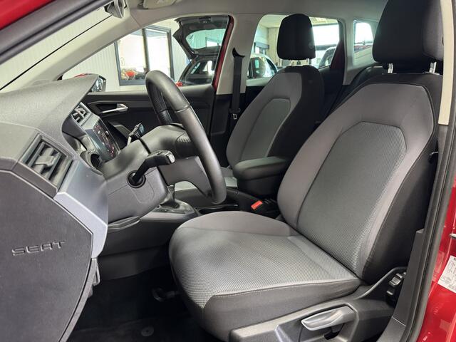 Seat Arona 1.0 TSI Xcellence Business Intense/ Two-Tone/ 16'' LMV/ Dode-Hoek Det./ Stoelverw./ Navi/ Apple + Android/ DAB+/ Clima/ Bluetooth/ Multi. LEDER. Stuur/ Mistl./ PDC V+A/ Extra getint glas.