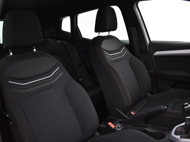 Seat Arona 1.0 Tsi 95pk FR · Apple/Android Car Play · P-Sensoren · ACC · DAB · 17'' Inch · Garantie t/m 01-04-2028 of 80.000km