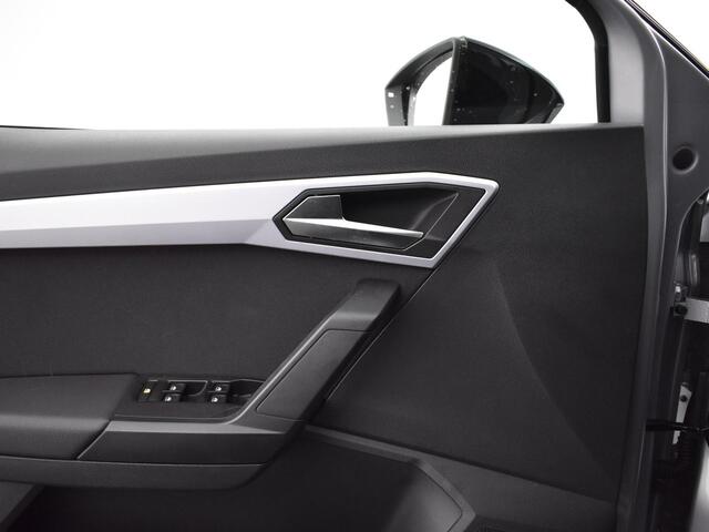 Seat Arona 1.0 Tsi 95pk FR · Apple/Android Car Play · P-Sensoren · ACC · DAB · 17'' Inch · Garantie t/m 01-04-2028 of 80.000km