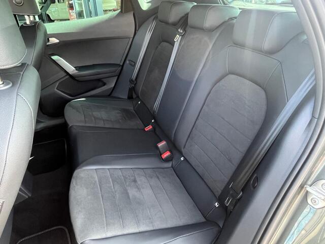 Seat Arona 1.0 EcoTSI Xperience Business Connect DSG Automaat / Stoelverwarming / Camera / Keyless / ACC / Drive select /