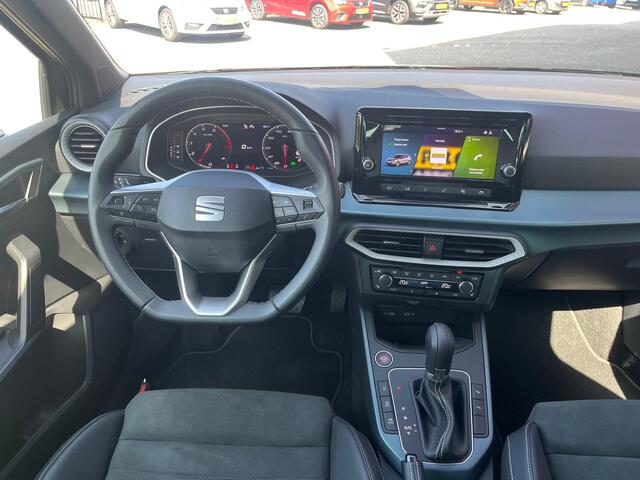Seat Arona 1.0 EcoTSI Xperience Business Connect DSG Automaat / Stoelverwarming / Camera / Keyless / ACC / Drive select /