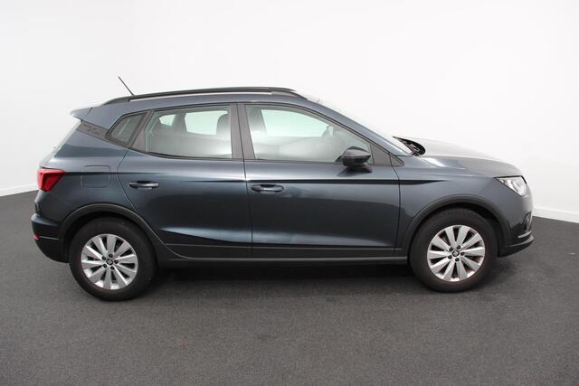 Seat Arona 1.0 TSI Style | Navigatie | d.m.v. Apple Carplay/Android Auto | Airco | Parkeer Sensoren | Lichtmetalen velgen | Cruise Control | Stoelverwarming