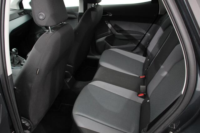 Seat Arona 1.0 TSI Style | Navigatie | d.m.v. Apple Carplay/Android Auto | Airco | Parkeer Sensoren | Lichtmetalen velgen | Cruise Control | Stoelverwarming