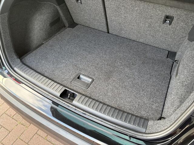 Seat Arona 1.0 TSi Style Business Intense KEYLESS/CAMERA/NAVI/CARPLAY/ADAPT.CRUISE/PDC