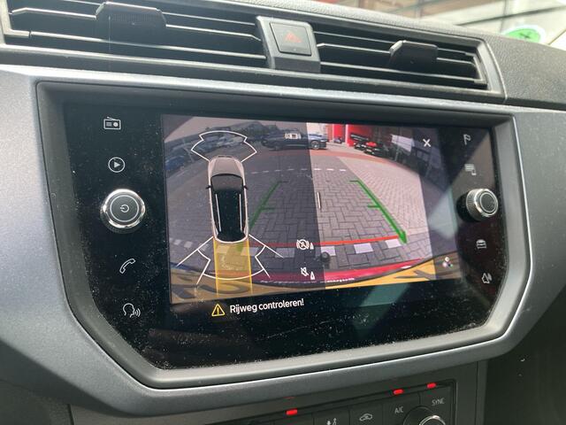Seat Arona 1.0 Tsi 95pk Style Limited Edition · Camera · Apple/Android Car Play · P-Sensoren · Virtual Cockpit · Navi · Trekhaak · 17'' Inch · Dodehoek Detectie ·