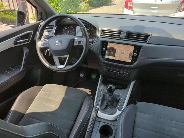 Seat Arona 1.0 TSI Xcellence Business Intense / CAMERA/ PARK. SENSOREN/ ADAPT. CRUISE/ LED/ NAVI/ CLIMA/ 17" LMV