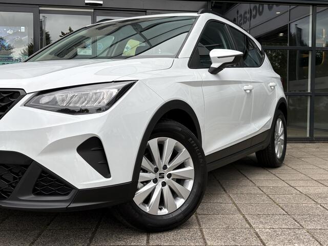 Seat Arona 1.0 EcoTSI Style NIEUW / 10km op de teller / Apple Carplay & Android Auto