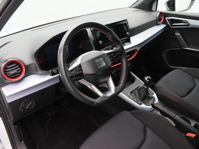 Seat Arona 1.0 TSi FR Business Connect | Adaptive Cruise | Carplay | Climate Control | LED | Privacy Glass | Parkeersensoren | 17 Inch | 19.790 Km!!