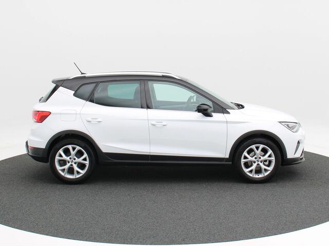 Seat Arona 1.0 TSi FR Business Connect | Adaptive Cruise | Carplay | Climate Control | LED | Privacy Glass | Parkeersensoren | 17 Inch | 19.790 Km!!