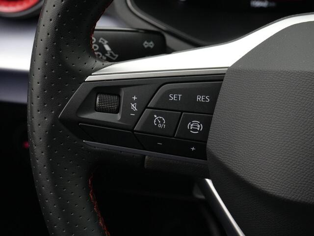 Seat Arona 1.0 TSI 110 pk FR | Full LED koplampen | Achteruitrijcamera | Stoelverwarming | Park Assist | 18 inch