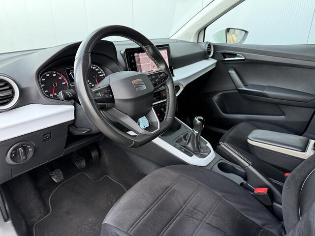 Seat Arona 1.0 TSI Style Business Intense Carplay/Trekhaak/17inch.
