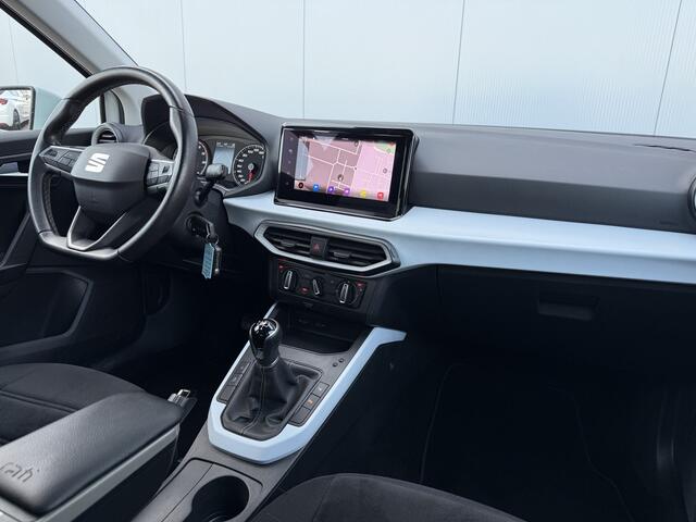 Seat Arona 1.0 TSI Style Business Intense Carplay/Trekhaak/17inch.
