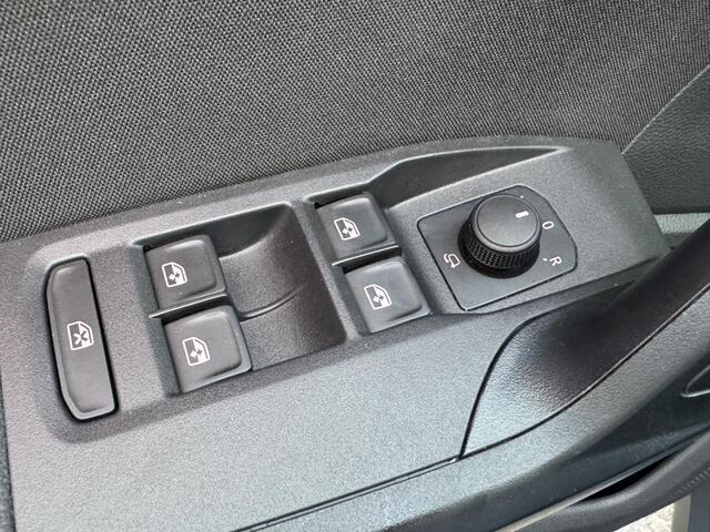 Seat Arona 1.0 EcoTSI FR Business Connect | Stoelverwarming | Dodehoekdetectie | Camera | Carplay en meer!