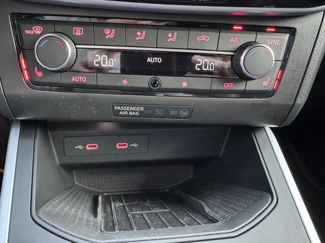 Seat Arona 1.0 EcoTSI FR Business Connect | Stoelverwarming | Dodehoekdetectie | Camera | Carplay en meer!