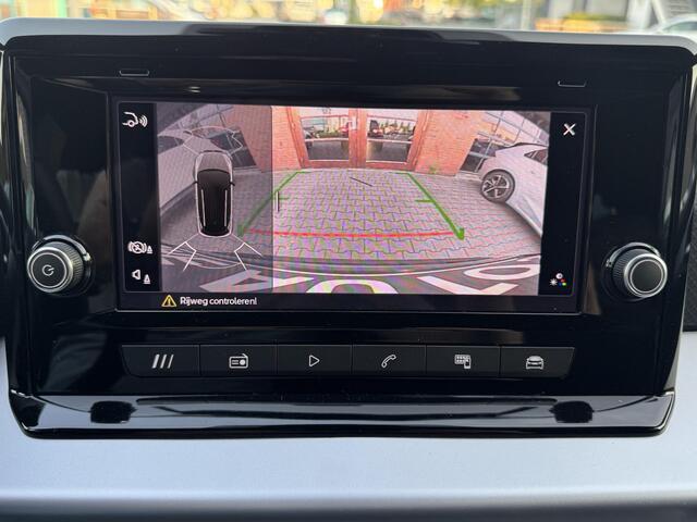 Seat Arona 1.0 EcoTSI FR Business Connect | Stoelverwarming | Dodehoekdetectie | Camera | Carplay en meer!