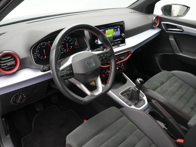 Seat Arona 1.0 TSI 95 pk FR Business Connect | Achteruitrijcamera | Full LED koplampen | Stoelverwarming | Adaptive Cruise | 17 inch