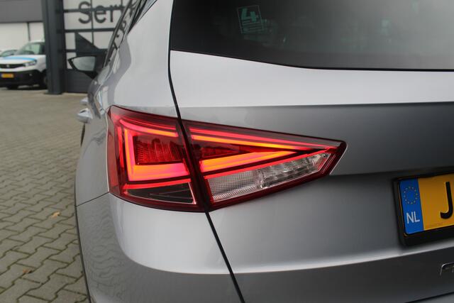 Seat Arona 1.5 TSI EVO FR Business Intense | Incl. 12 maanden garantie | Voorstoelen verwarmd | Airco | Lichtmetalen velgen | Bluetooth | Apple carplay/Android auto | Navigatie | Climate control | Cruise control | Achteruitrijcamera | Parkeersensoren