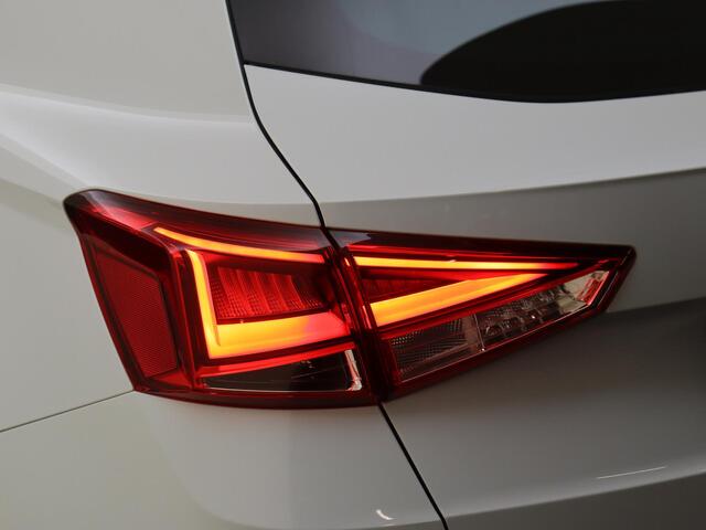 Seat Arona 1.0 TSI Style Business Intense | Trekhaak | Parkeerassistent | Keyless | Virtual cockpit | Achteruitrijcamera | Navigatie | Adaptieve cruise control |