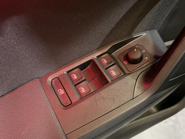 Seat Arona 1.0 TSI FR / AUTOMAAT/ BEATS AUDIO/ ADAPT. CRUISE/ LED/ PARK. SENSOREN + CAMERA/ FULL LINK/ NAVI/ DIGITAL DASH/ RIJ-MODI