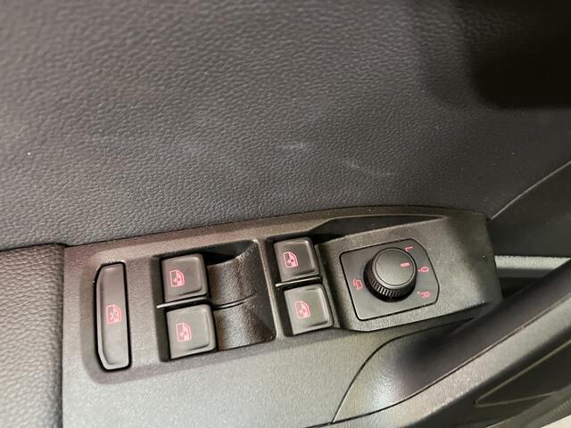 Seat Arona 1.0 TSI FR / AUTOMAAT/ ADAPT. CRUISE/ LED/ PARK. SENSOREN + CAMERA/ STOELVERWARM./ FULL LINK/ NAVI/ DIGITAL DASH/ RIJ-MODI/ 18'' LMV