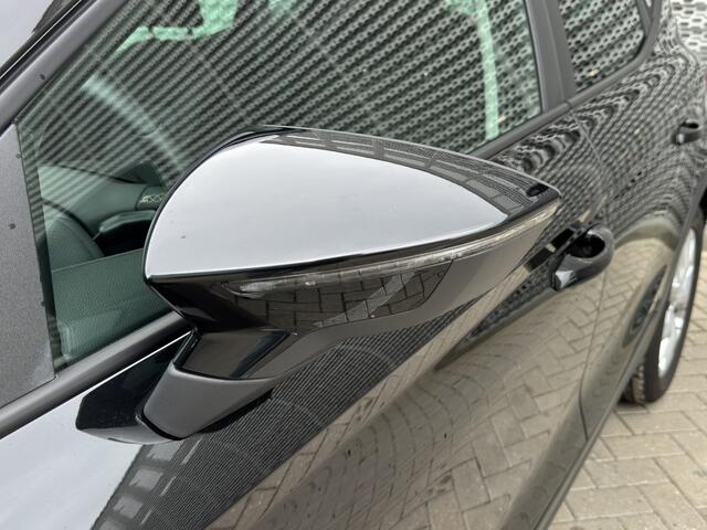 Seat Arona 1.0 TSI Style Business Connect Stoelverwarming / Parkeersensoren / Climatronic
