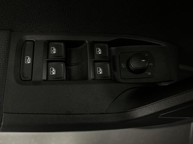 Seat Arona 1.0 TSI 95pk Style Business Intense · Camera · Apple/Android Car Play · Trekhaak · Stoelverwarming · P-Sensoren · Keyless · Navigatie · 16'' Inch ·