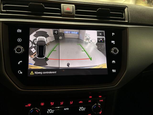 Seat Arona 1.0 TSI 95pk Style Business Intense · Camera · Apple/Android Car Play · Trekhaak · Stoelverwarming · P-Sensoren · Keyless · Navigatie · 16'' Inch ·