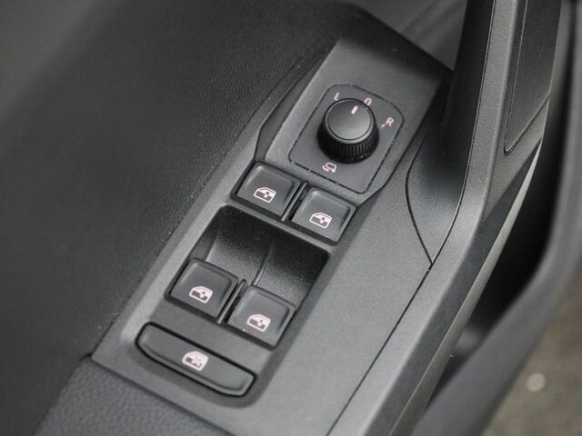 Seat Arona 1.0TSI/110PK Style Business Intense · Navigatie · Camera + Parkeersensoren · Apple/Android Car Play ·