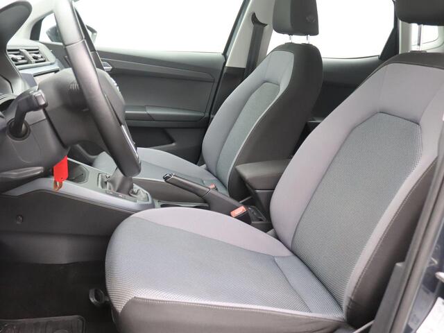 Seat Arona 1.0 TSI Xcellence Business Intense 115PK Trekhaak, 17" LM Velgen, Full LED Koplampen, Stoelverwarming, Cruise Controle, Parkeersensoren achter, Clima, Navi