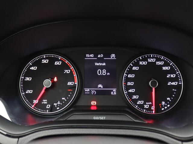 Seat Arona 1.0 TSI Xcellence Business Intense 115PK Trekhaak, 17" LM Velgen, Full LED Koplampen, Stoelverwarming, Cruise Controle, Parkeersensoren achter, Clima, Navi