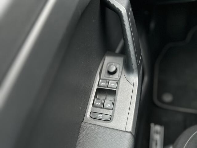 Seat Arona 1.0 TSI Style Business Intense | Automaat | Apple Carplay / Android auto | LED | Stoelverwarming | Lage kmstand |