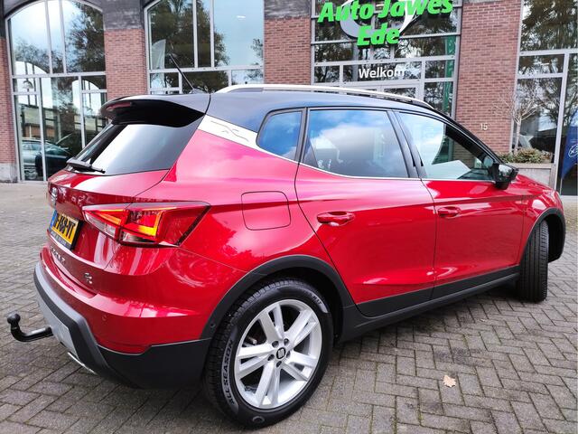 Seat Arona 1.0 TSI DSG FR Business Intense Afn.trekhaak - Leder/Alcantara - Achteruitrijcamera - Full led - Stoelverwarming - Allseasonbanden
