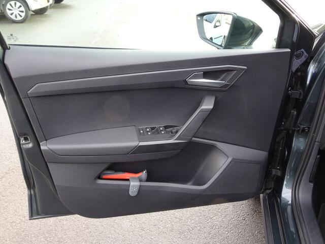 Seat Arona 1.0 TSI Style Business Intense Automatische airco, navigatie, licht metalen velgen 17 inch, parkeersensoren, digitaal instrumenten paneel, cruise controle, geen import, enz.