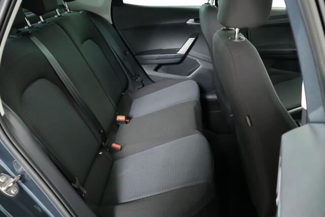 Seat Arona 1.0 TSI Style / LED / CarPlay / All season / Cruise control