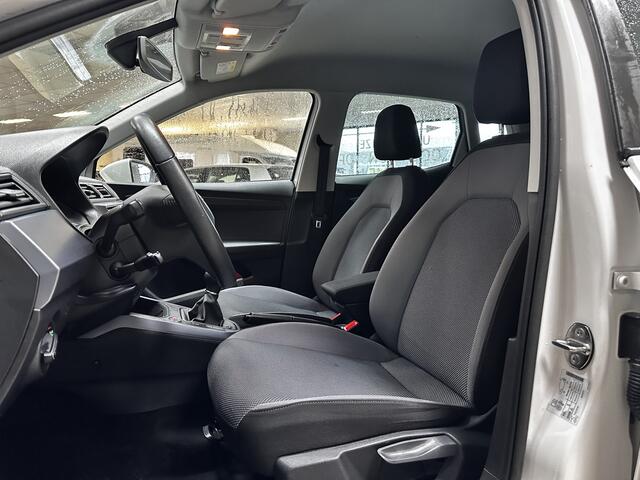 Seat Arona 1.0 TSI Style Business Intense/ Camera/ 16'' LMV/ Keyless/ Dode-Hoek DET./ Apple + Android/ Navi/ DAB+/ Clima/ Adaptive Cruise/ Bluetooth/ Armsteun/ Multi. LEDER. Stuur/ Mistl./ PDC V+A/ Extra getint Glas/ Dakrails.